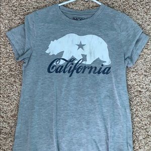 I’m selling a california t shirt